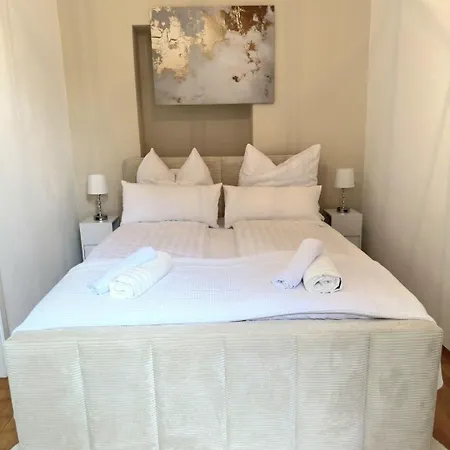 Casa Mia - Helios Klinik - Hbf - Zentrum - Parken - Messe 20 Min * Krefeld