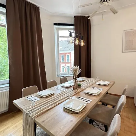 Appartement Casa Mia - Helios Klinik - Hbf - Zentrum - Parken - Messe 20 Min *