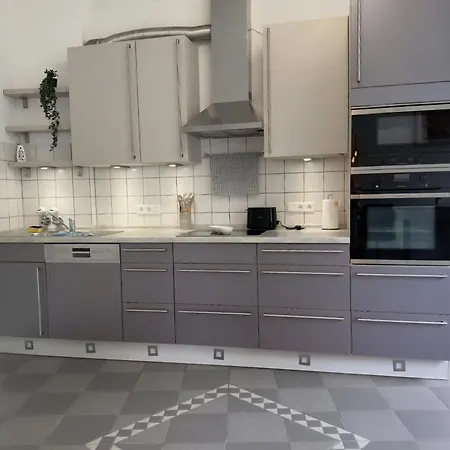 Appartement Casa Mia - Helios Klinik - Hbf - Zentrum - Parken - Messe 20 Min *