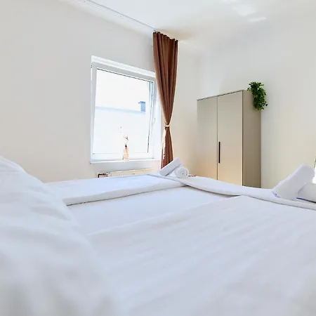 Casa Mia - Helios Klinik - Hbf - Zentrum - Parken - Messe 20 Min Krefeld