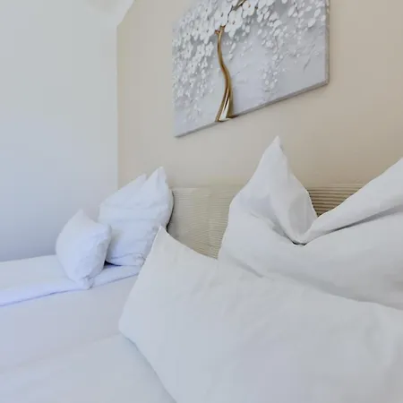 Casa Mia - Helios Klinik - Hbf - Zentrum - Parken - Messe 20 Min Appartement Krefeld