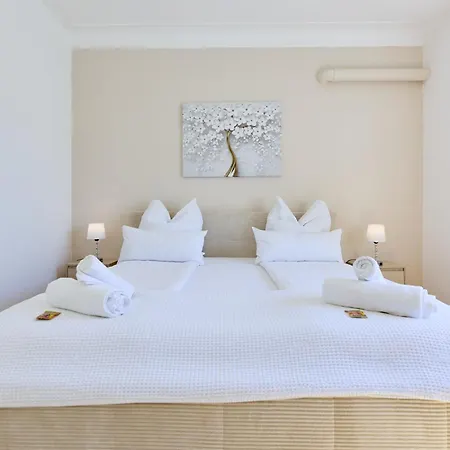 Appartement Casa Mia - Helios Klinik - Hbf - Zentrum - Parken - Messe 20 Min Krefeld